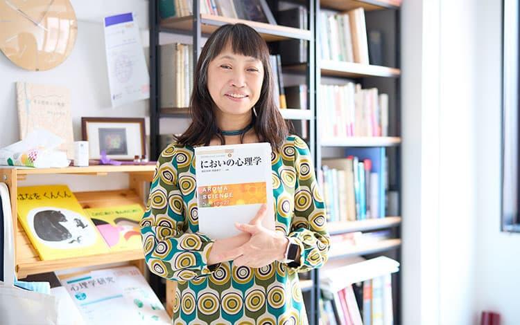 綾部教授写真